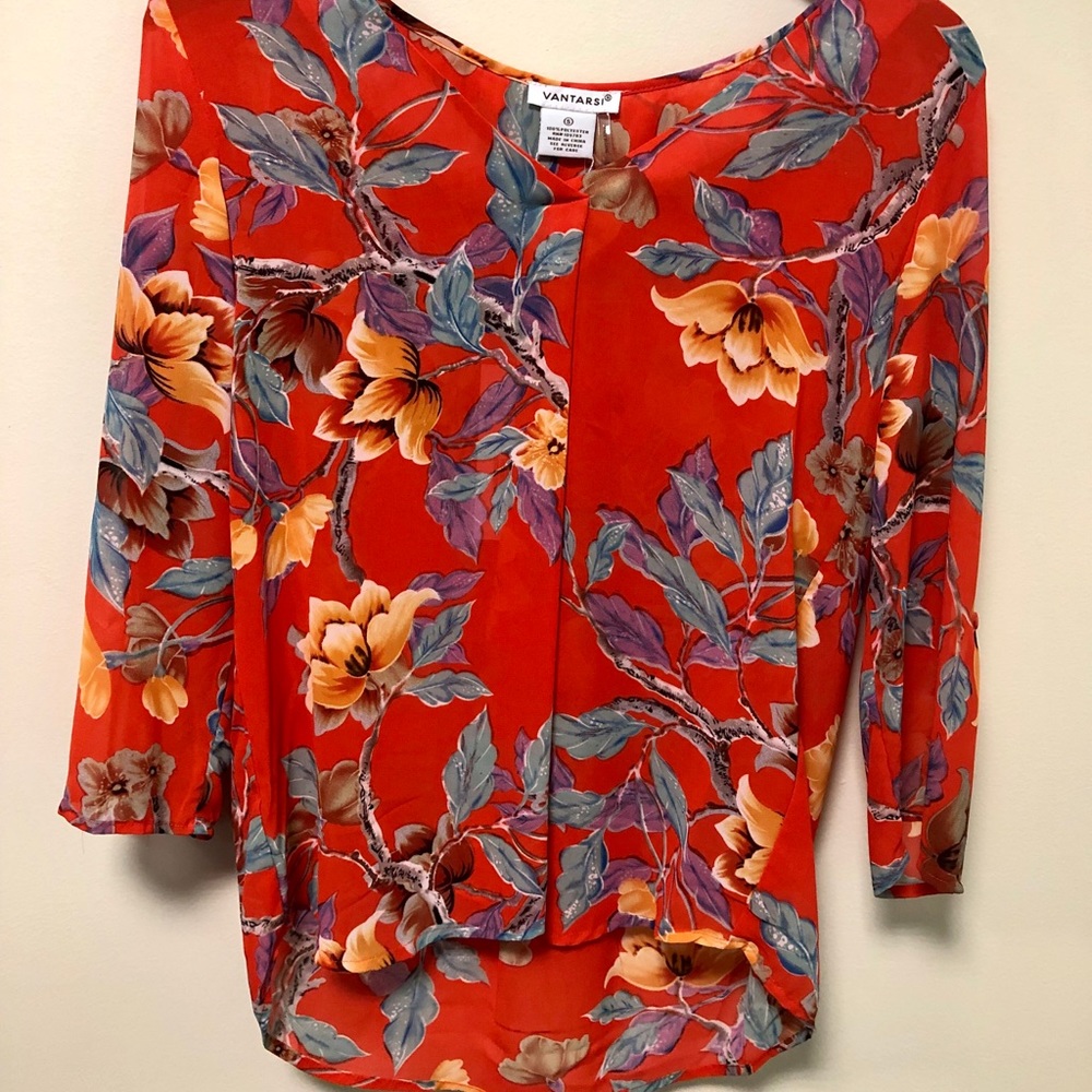 Vantarsi Vibrant Red Chiffon Floral Top